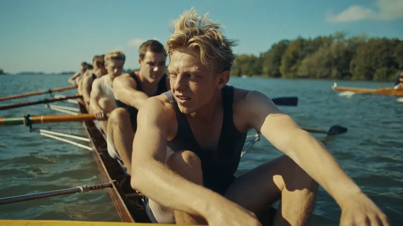 Still image from the movie Adams Acht