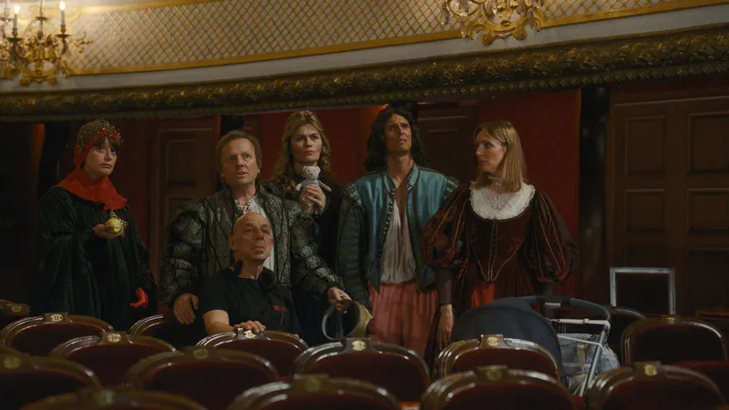 Still image from the movie Comédie-Française