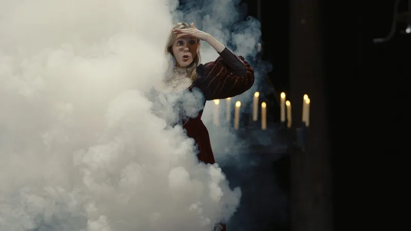 Still image from the movie Comédie-Française